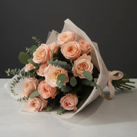 Bouquet Premium de 12 Roses Pêche