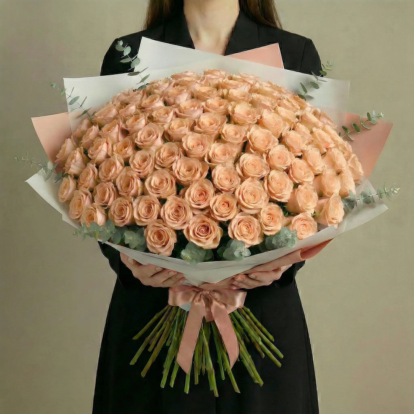 Ramo de Alta Gama de 100 Rosas Cor-de-Pêssego