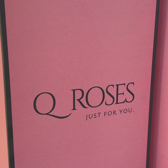 Buquê de rosas cor de pêssego premium em caixa de luxo.